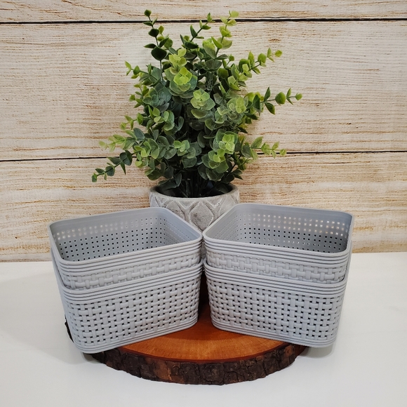 Other - Gray Plastic Weaved Square Baskets (set of 4)
